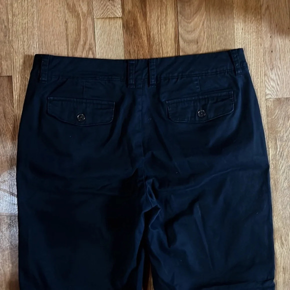 Liz Claiborne black like new shorts - Picture 3 of 4